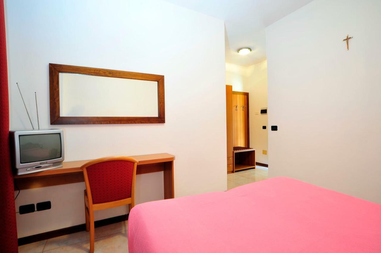 Hotel Ristorante Sasso Remenno Val Masino Bagian luar foto