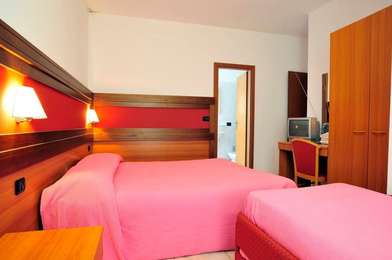 Hotel Ristorante Sasso Remenno Val Masino Bagian luar foto