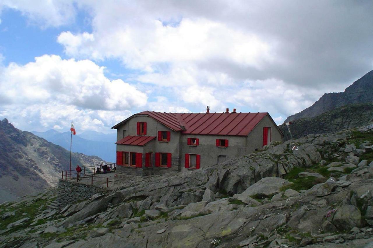 Hotel Ristorante Sasso Remenno Val Masino Bagian luar foto