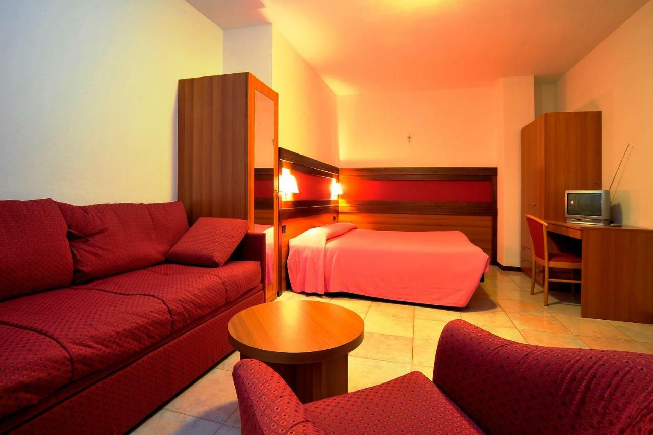 Hotel Ristorante Sasso Remenno Val Masino Bagian luar foto