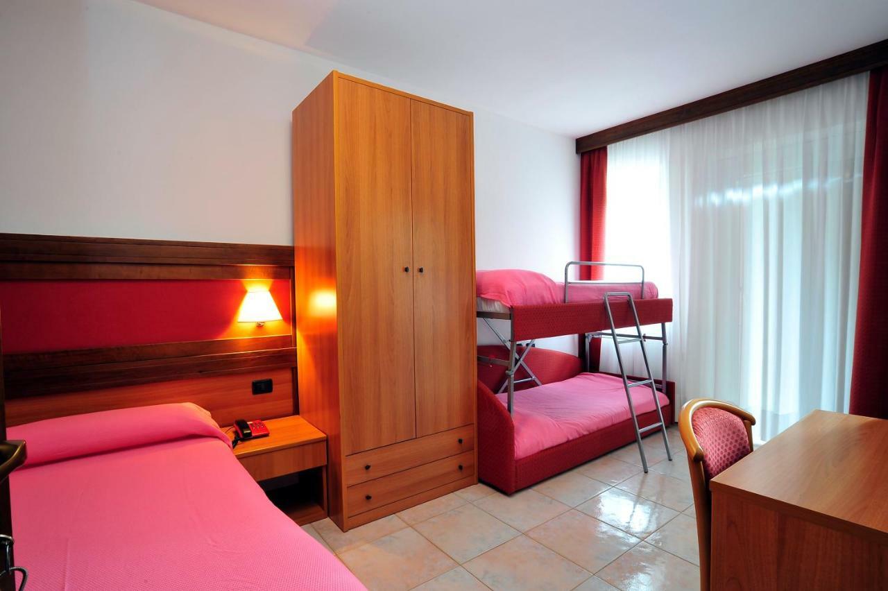 Hotel Ristorante Sasso Remenno Val Masino Bagian luar foto