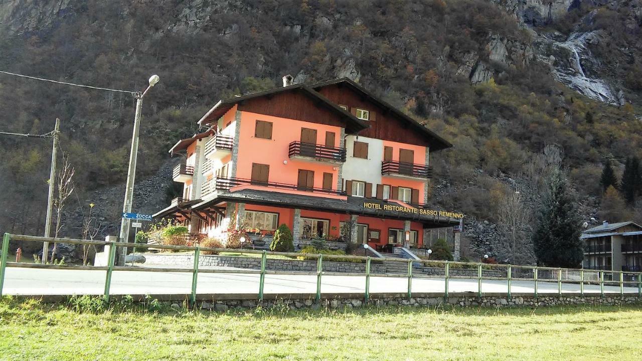 Hotel Ristorante Sasso Remenno Val Masino Bagian luar foto