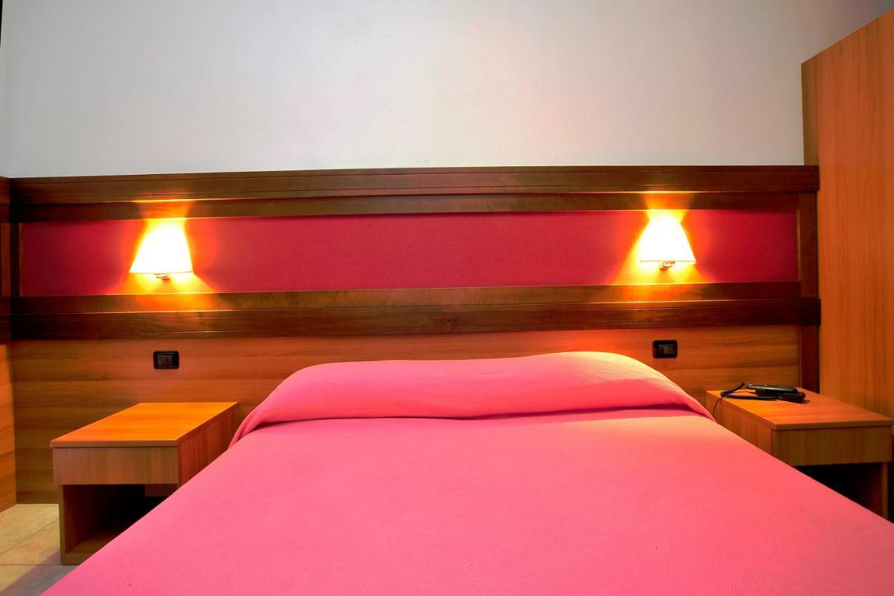 Hotel Ristorante Sasso Remenno Val Masino Bagian luar foto